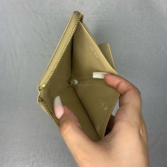 ✨✨✨✨SOLD✨✨✨✨ Louis Vuitton Vernis Wallet Yellow - Picture 4 of 7